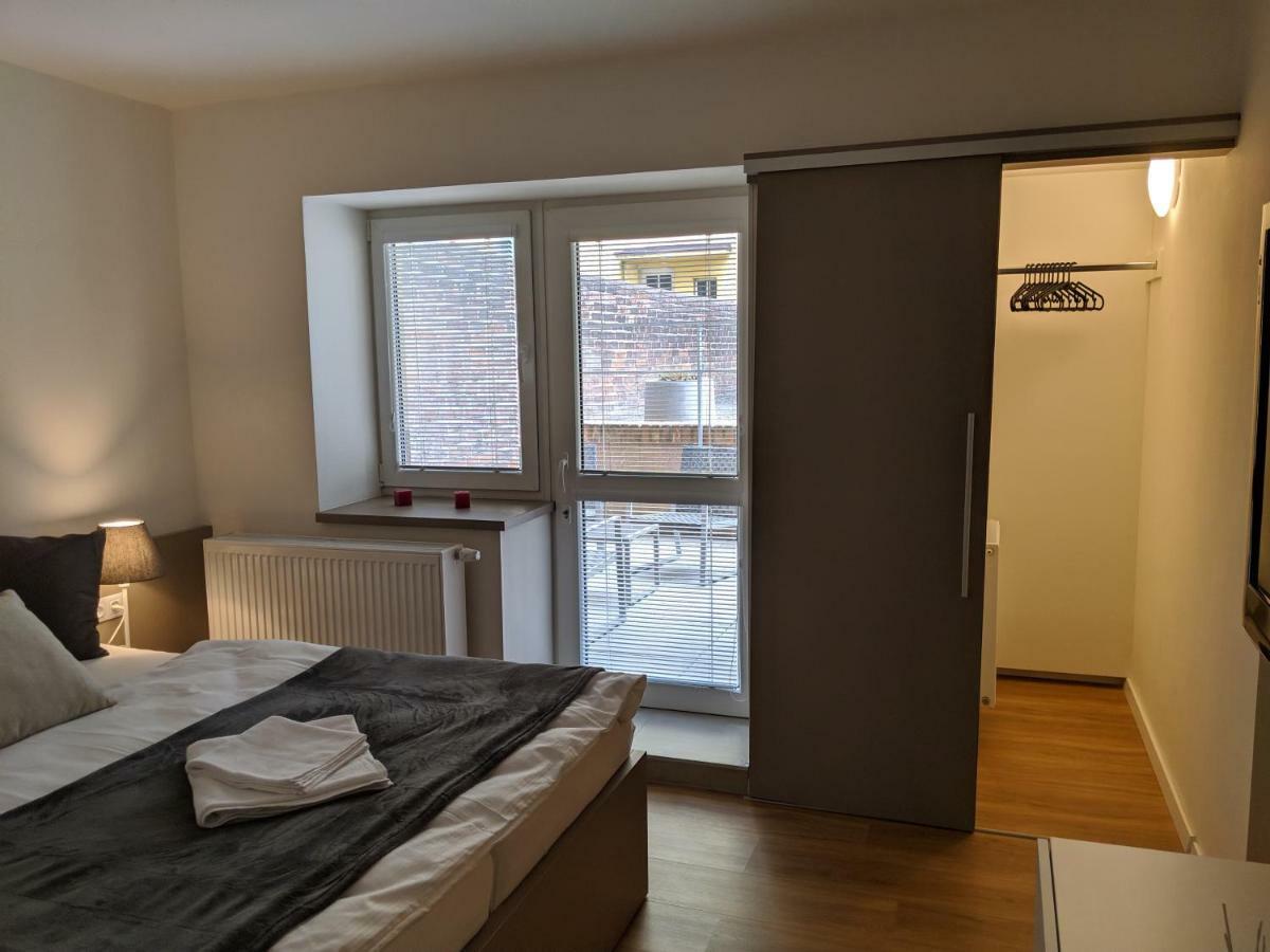 Ap 1 - Apartments 4U Brezinova "Overnight Simply" Hradec Králové Eksteriør bilde
