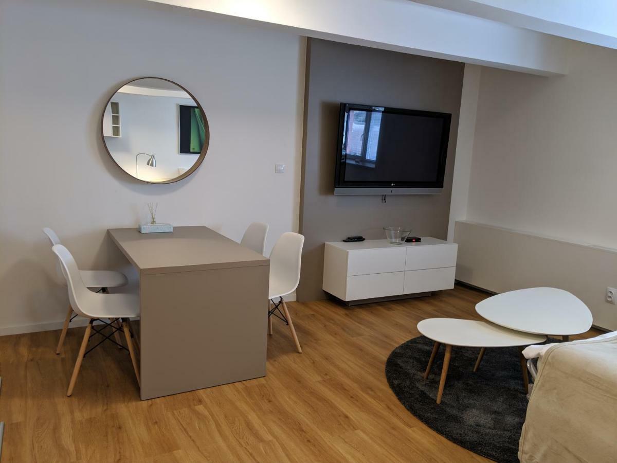 Ap 1 - Apartments 4U Brezinova "Overnight Simply" Hradec Králové Eksteriør bilde