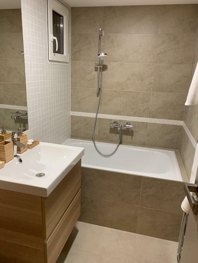 Ap 1 - Apartments 4U Brezinova "Overnight Simply" Hradec Králové Eksteriør bilde