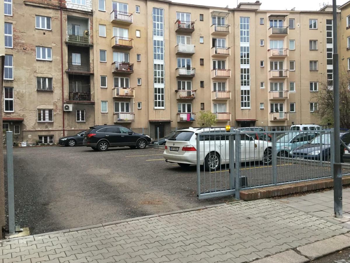 Ap 1 - Apartments 4U Brezinova "Overnight Simply" Hradec Králové Eksteriør bilde