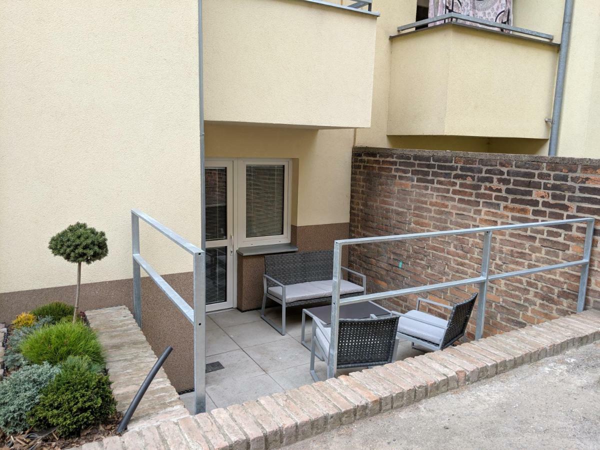 Ap 1 - Apartments 4U Brezinova "Overnight Simply" Hradec Králové Eksteriør bilde